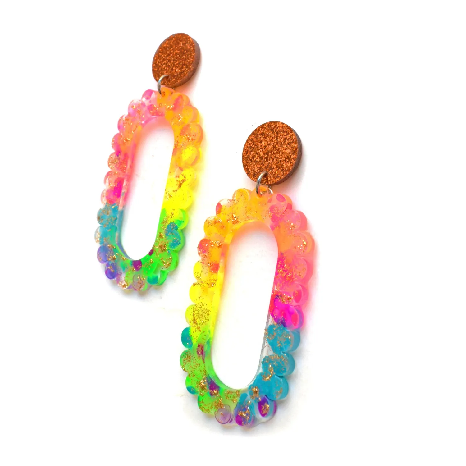 BooandBooFactory Scalloped Hoop øredobber regnbue