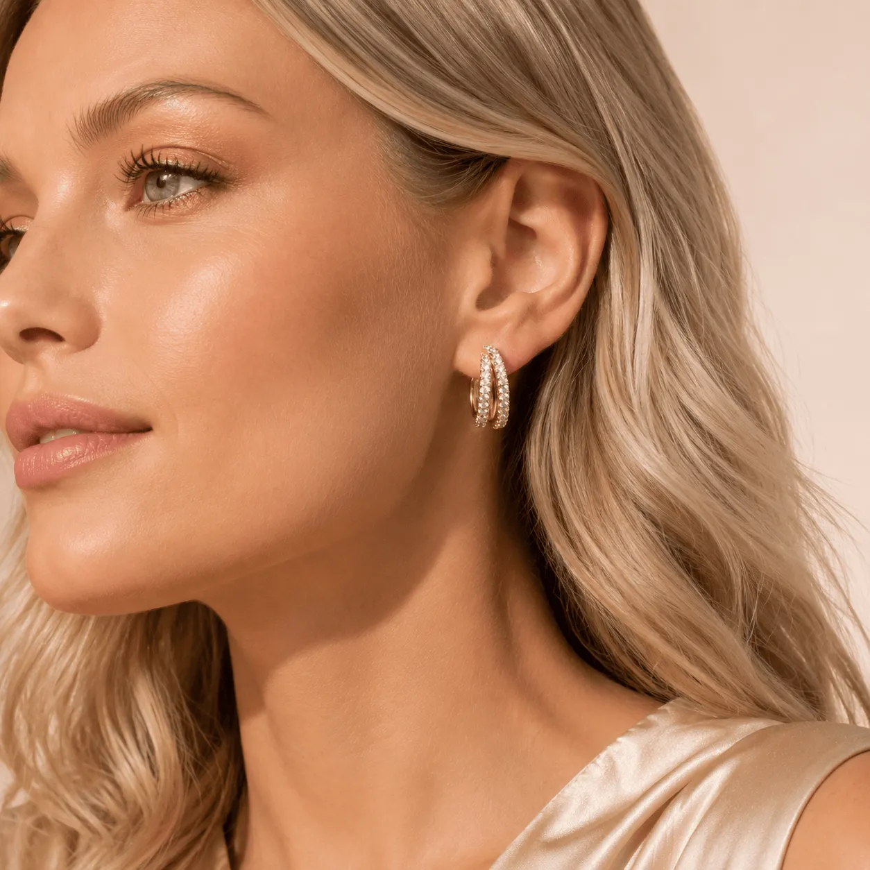Mea Nani Lumière Hoops Gold øredobber gull med krystaller