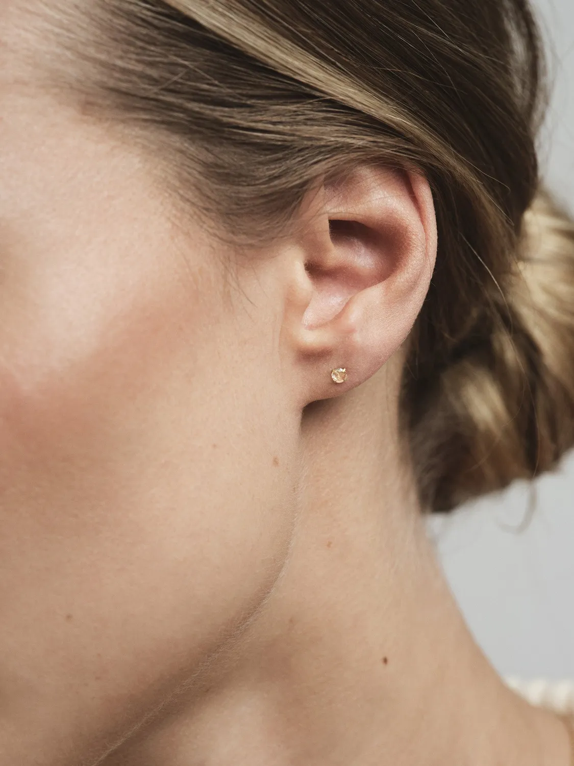 Mockberg Jolie Champagne Small Studs øredobber gull 3 mm