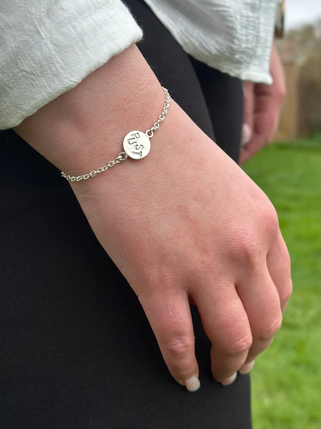 Sivia Pust armbånd sølv 15-19 cm