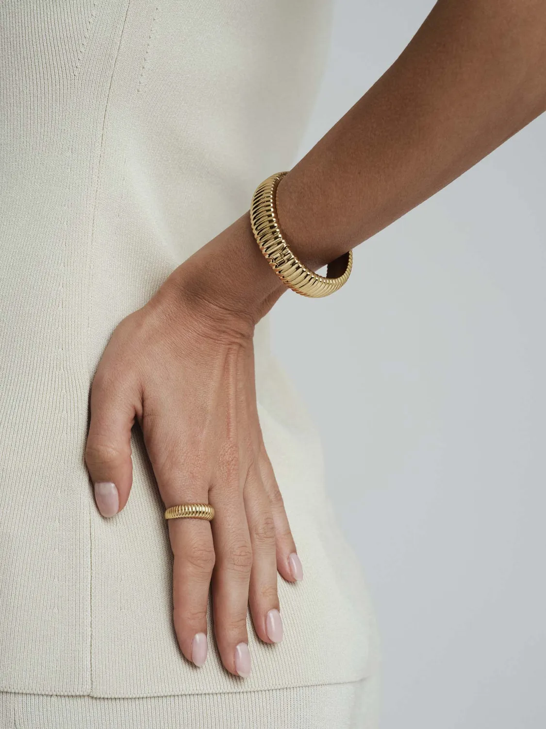 Mockberg Retro Ribbed Bangle armring gull 13 mm