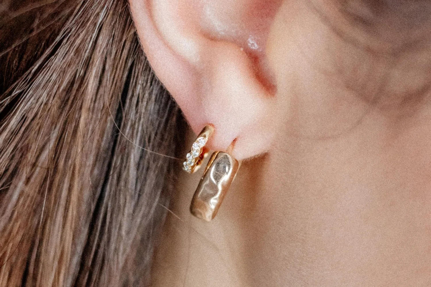 Eremis Simona ørepynt gull 12 mm 18k