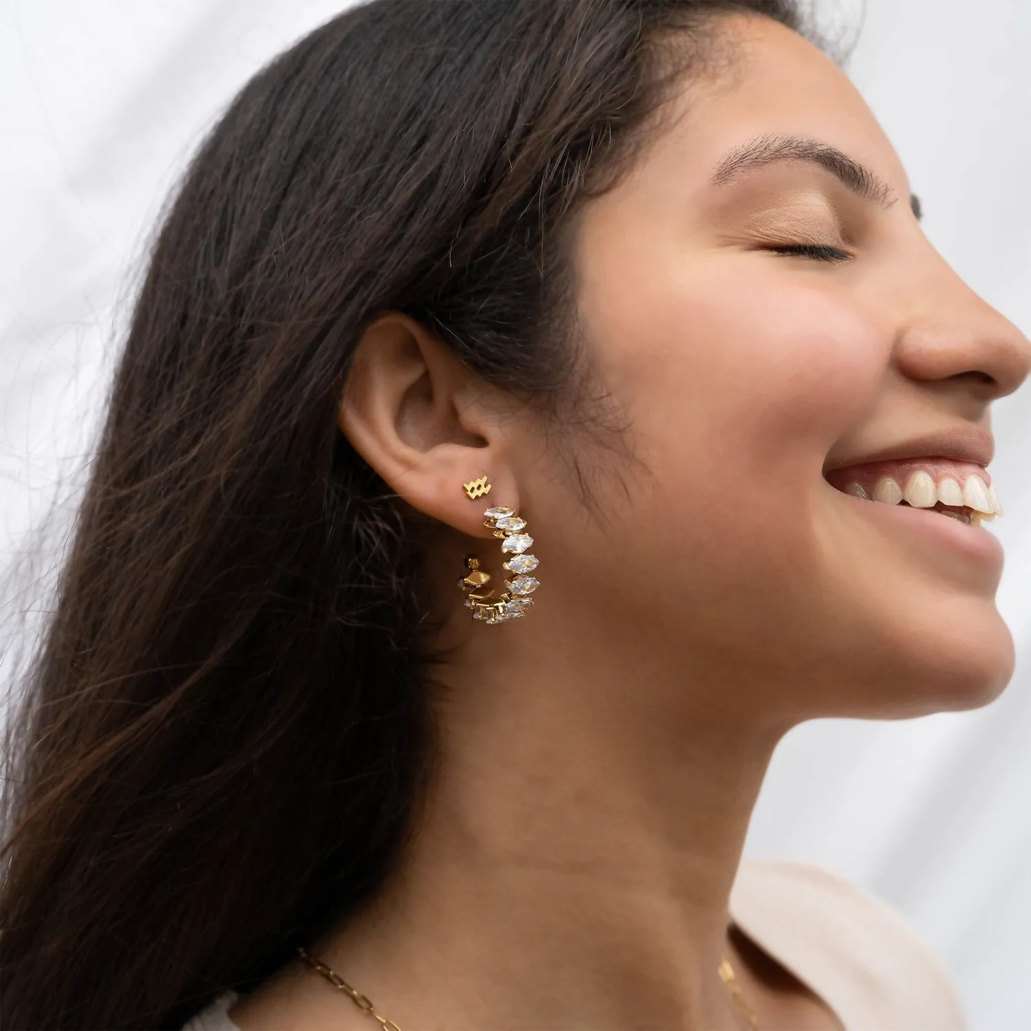Mea Nani Stardust Hoops øredobber gull glitrende
