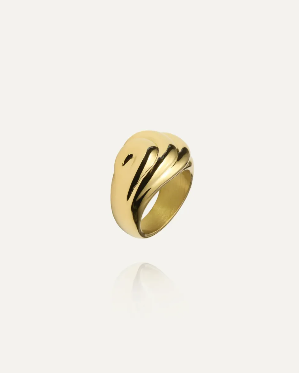 Mockberg Deco Bold ring gull 18K PVD størrelse 50