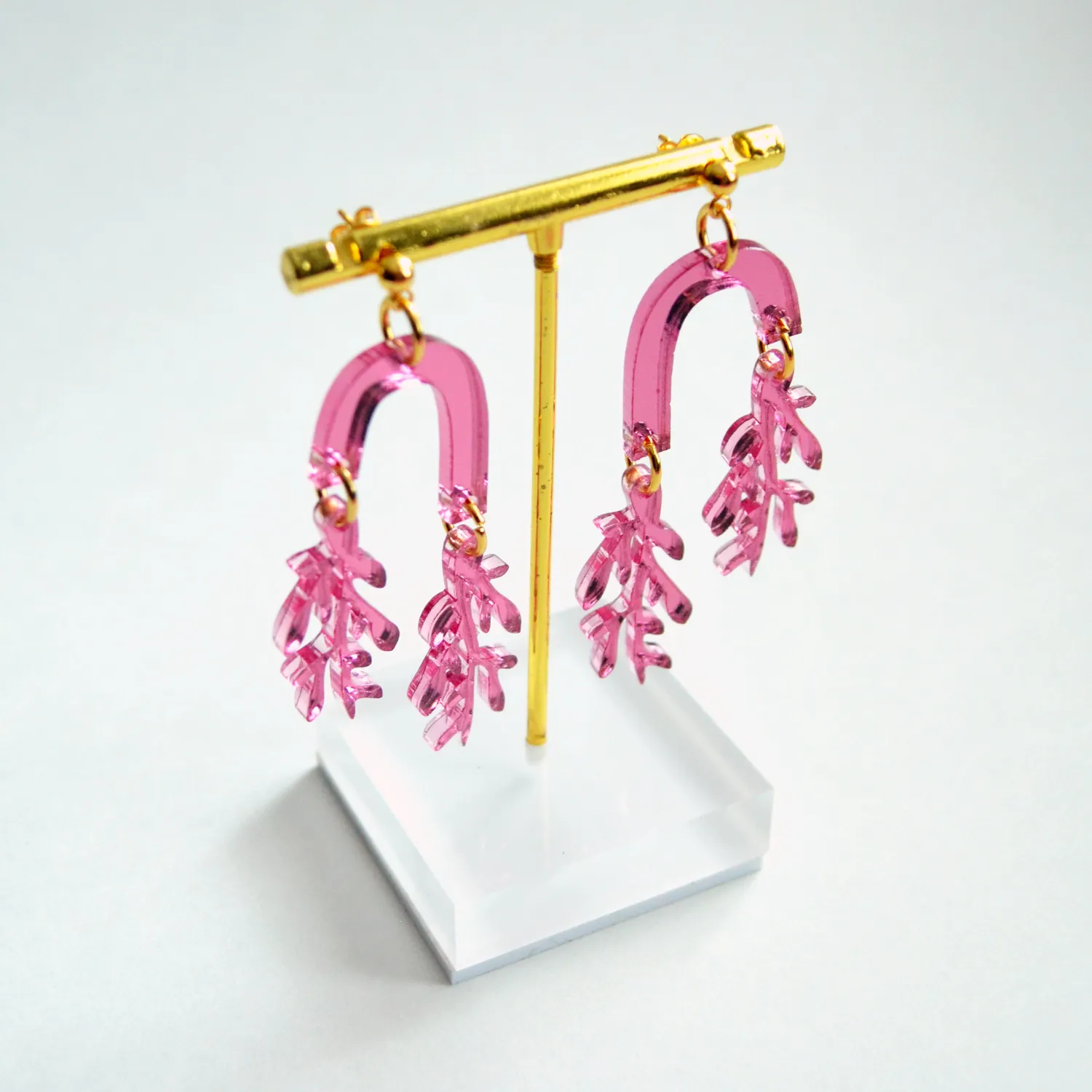 BooandBooFactory Pink Leaf Acrylic Arch øredobber gull