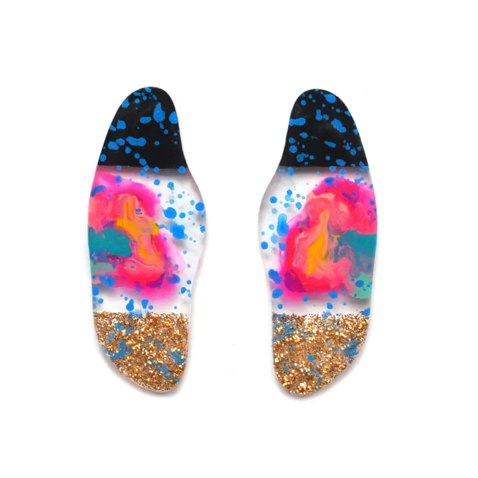 BooandBooFactory Squiggle studs akryl rosa abstrakt