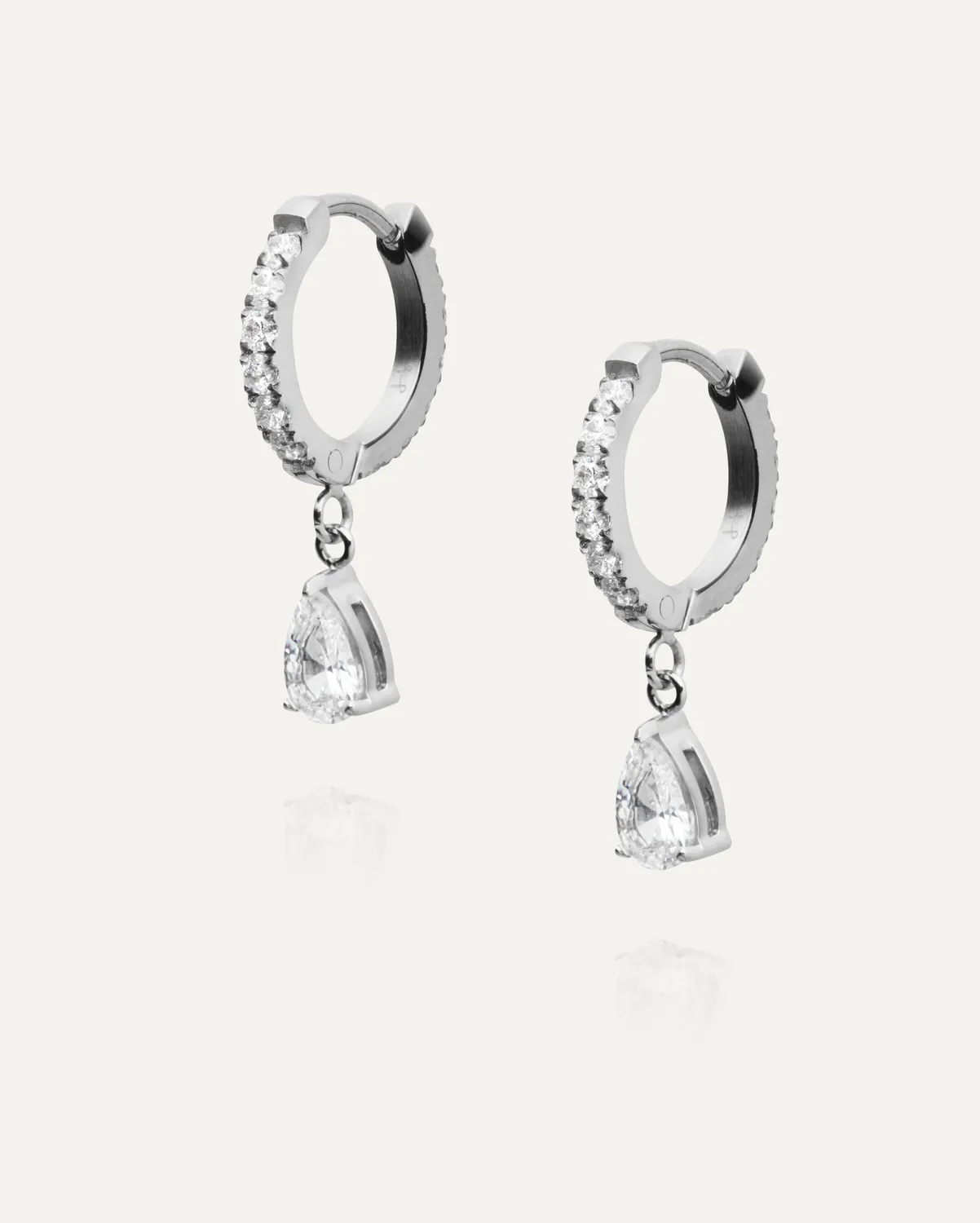 Mockberg Estelle Steel Hoops øredobber 14 mm sølv med zirkonia
