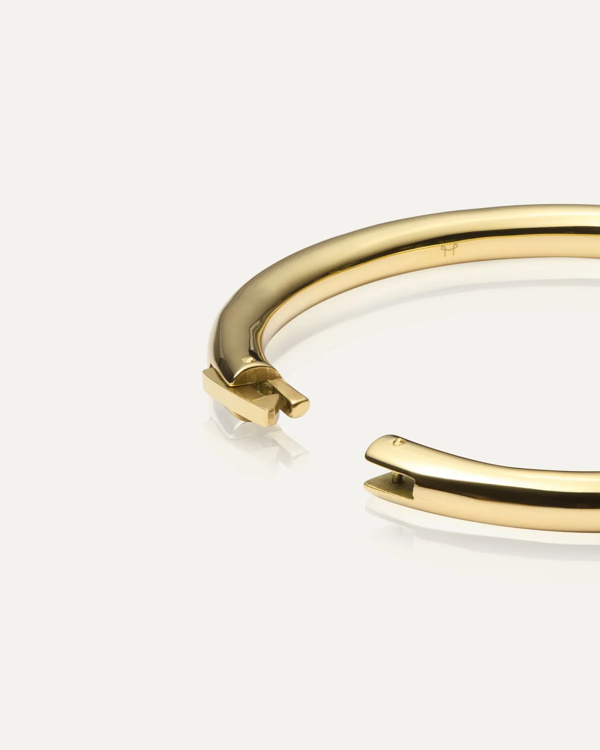 Mockberg Aura Bold Bangle armbånd gull 5 mm vattentålig