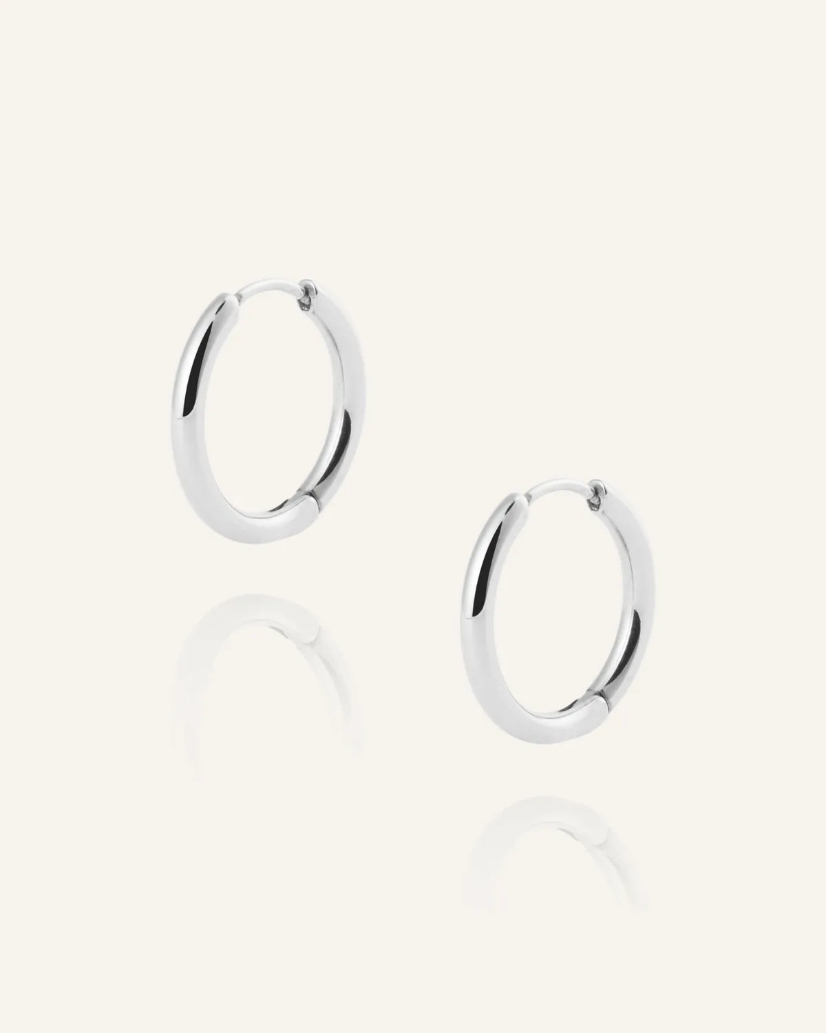 Mockberg Slim Medium Hoops øreringer sølv 16 mm