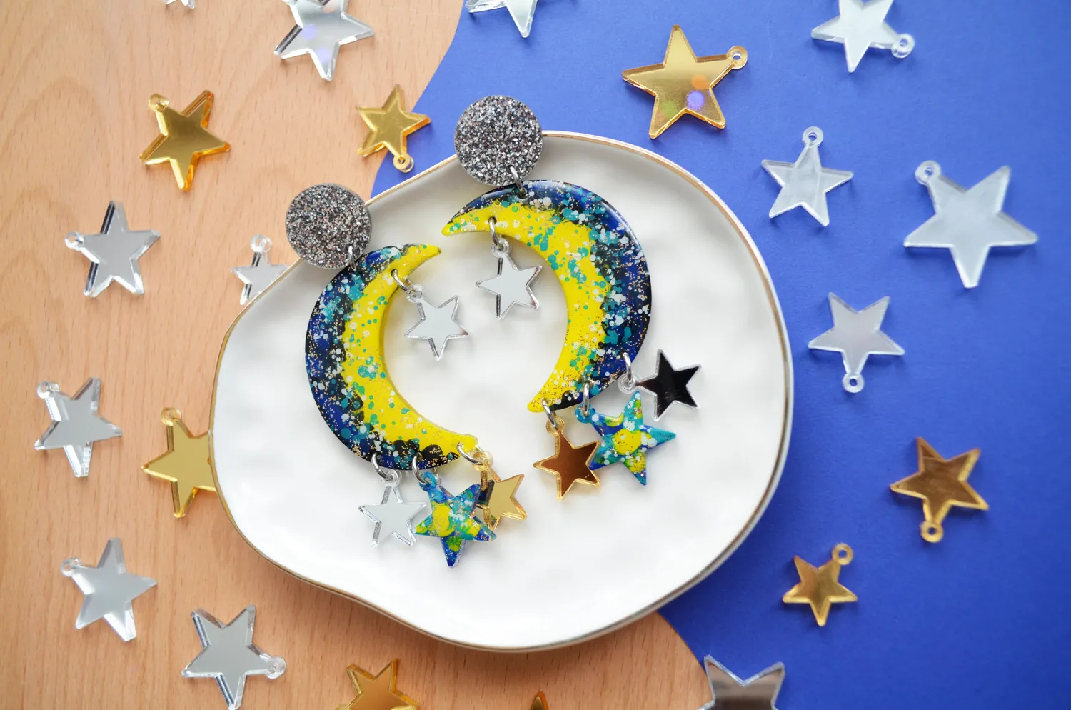 BooandBooFactory Crescent Moon øredobber metallisk stjerne