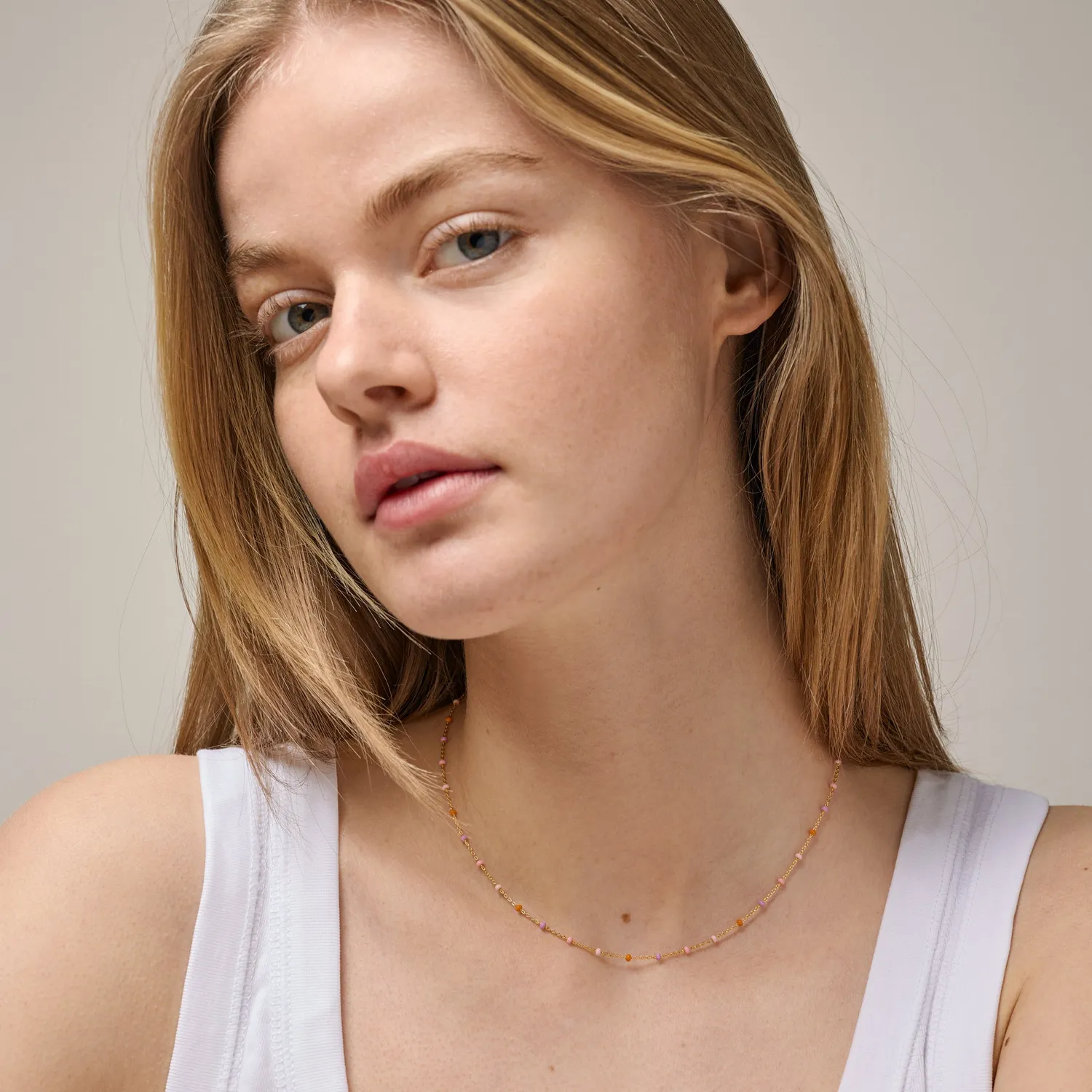 Enamel Lola halskjede blush 38 + 2 + 2 cm