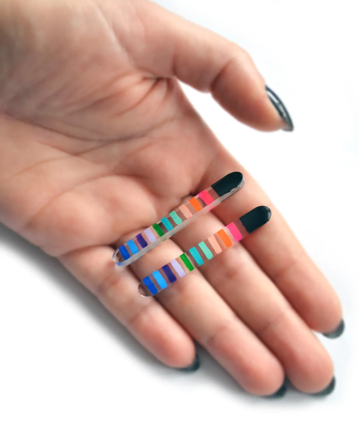 BooandBooFactory Rainbow Stripes øredobber svart