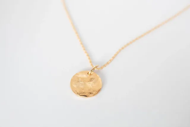 Eremis Amine halssmykke gull 18 karat 15 mm
