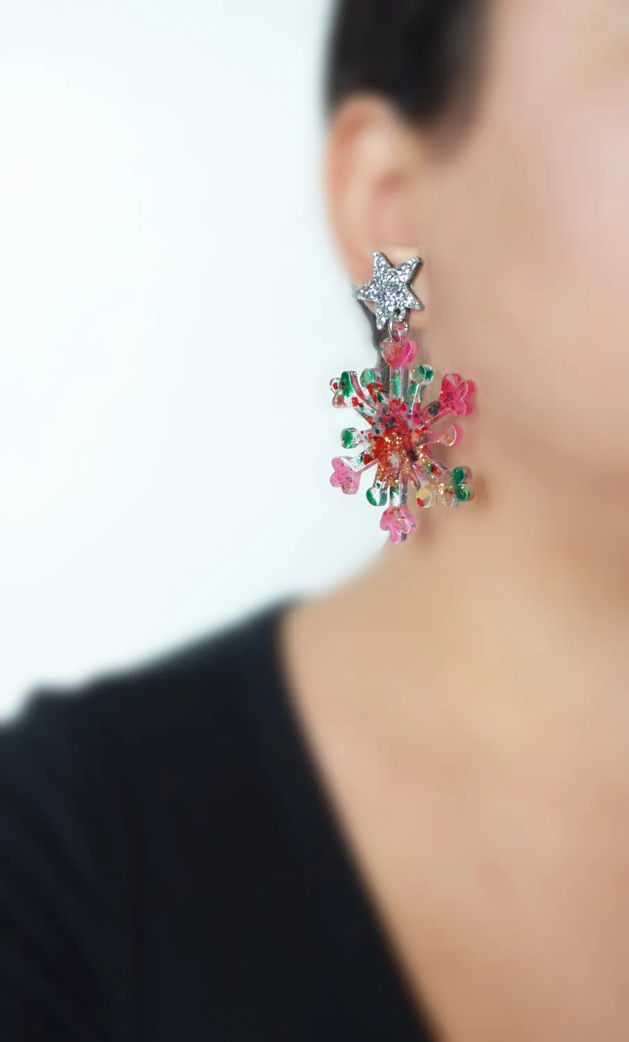 BooandBooFactory Pink Red Snowflake vinterøredobber