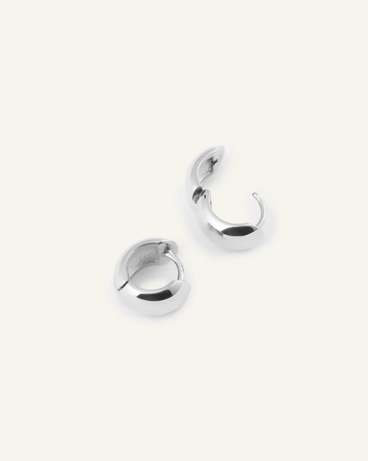 Mockberg Brave Mini Hoops øredobber sølv 11,5 mm