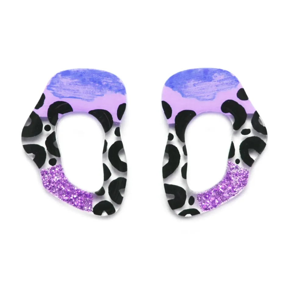 BooandBooFactory Leopard Squiggle øredobber lilla glitter