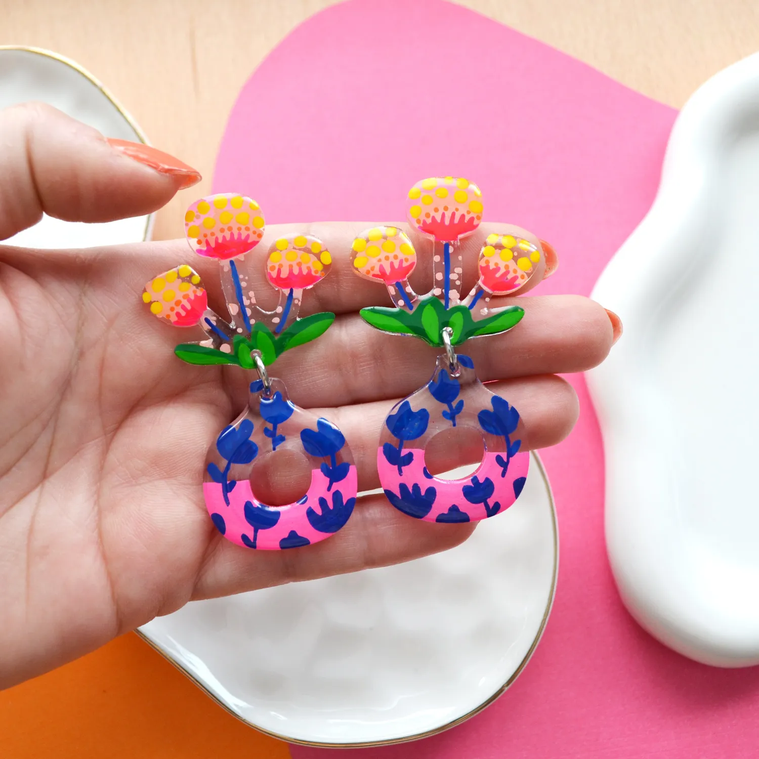 BooandBooFactory Neon Pink Flower Vase øredobber rosa