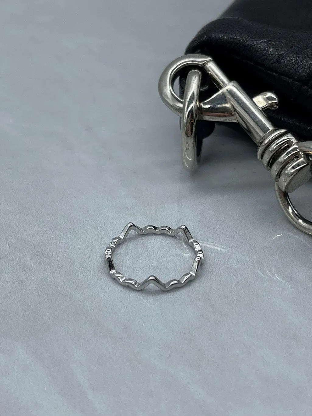Mea Nani Milano asymmetrisk ring sølv vanntett 16