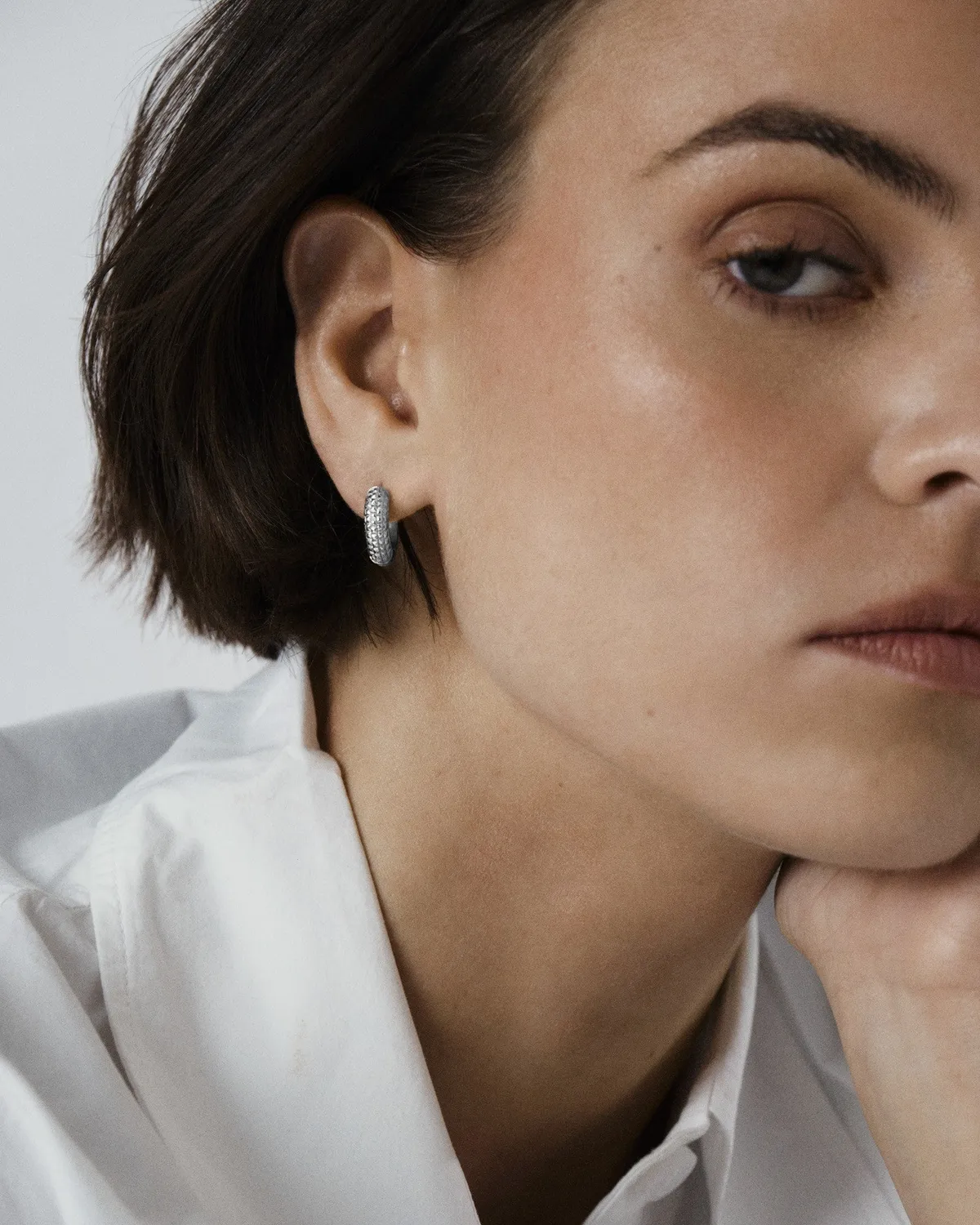 Mockberg Beaded Hoops Medium øredobber sølv 16 mm