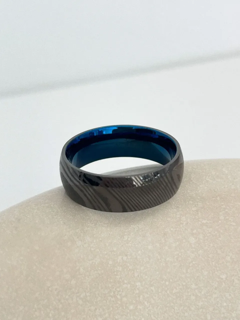 Mea Nani tungsten ring 8 mm grå ripebestandig
