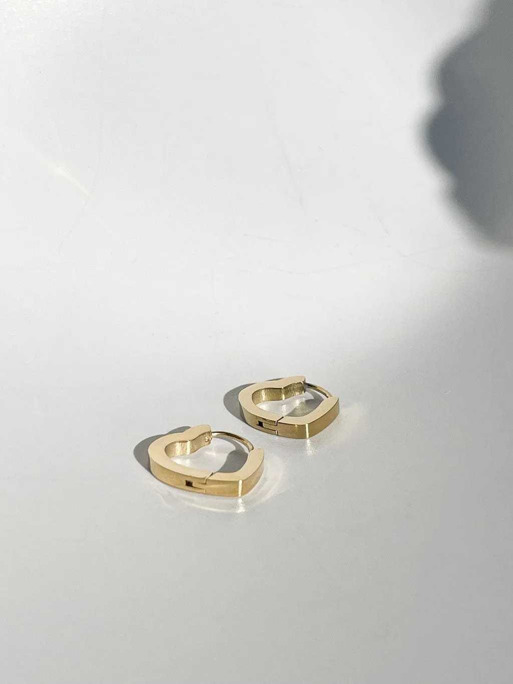 Mea Nani Basic Heart Hoops øredobber gull hjerter