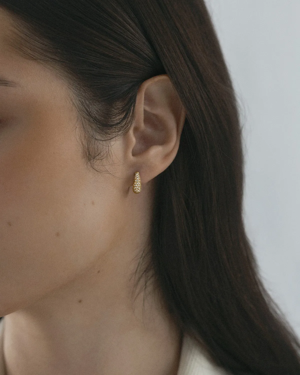 Mockberg Pavé Precious mini hoops gull 12 mm
