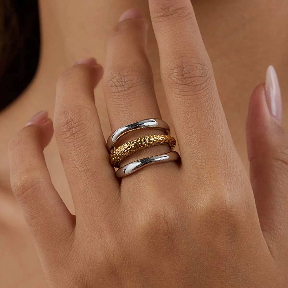 Mea Nani Wrapped Up Ring stabelring gullbelagt 18K
