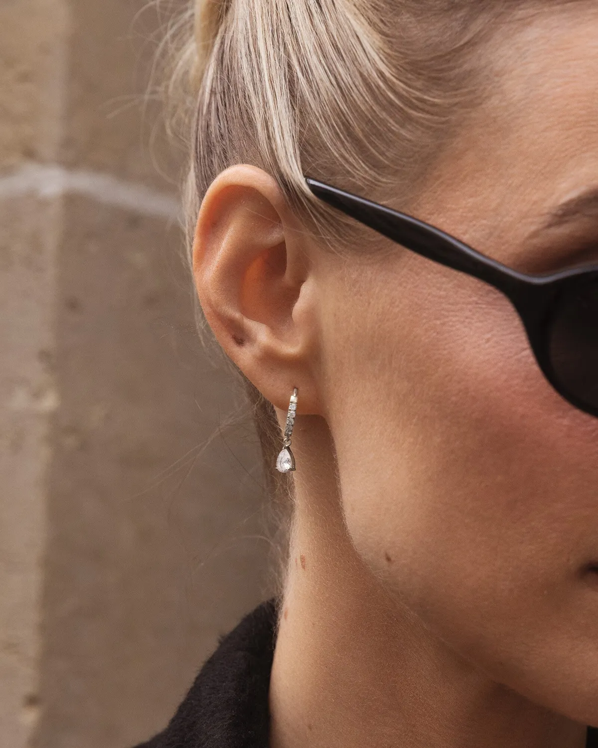 Mockberg Estelle Steel Hoops øredobber 14 mm sølv med zirkonia