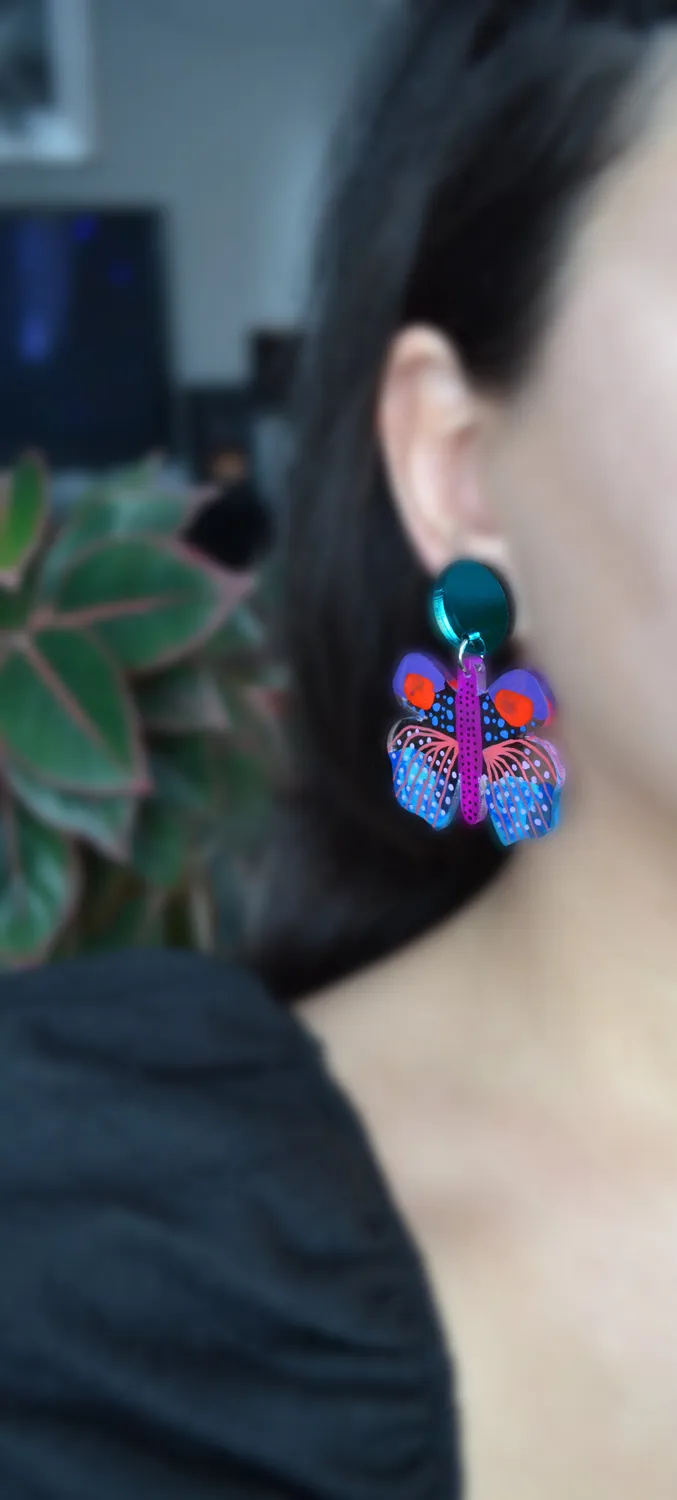 BooandBooFactory Colorful Purple Geometric Butterfly øredobber lilla