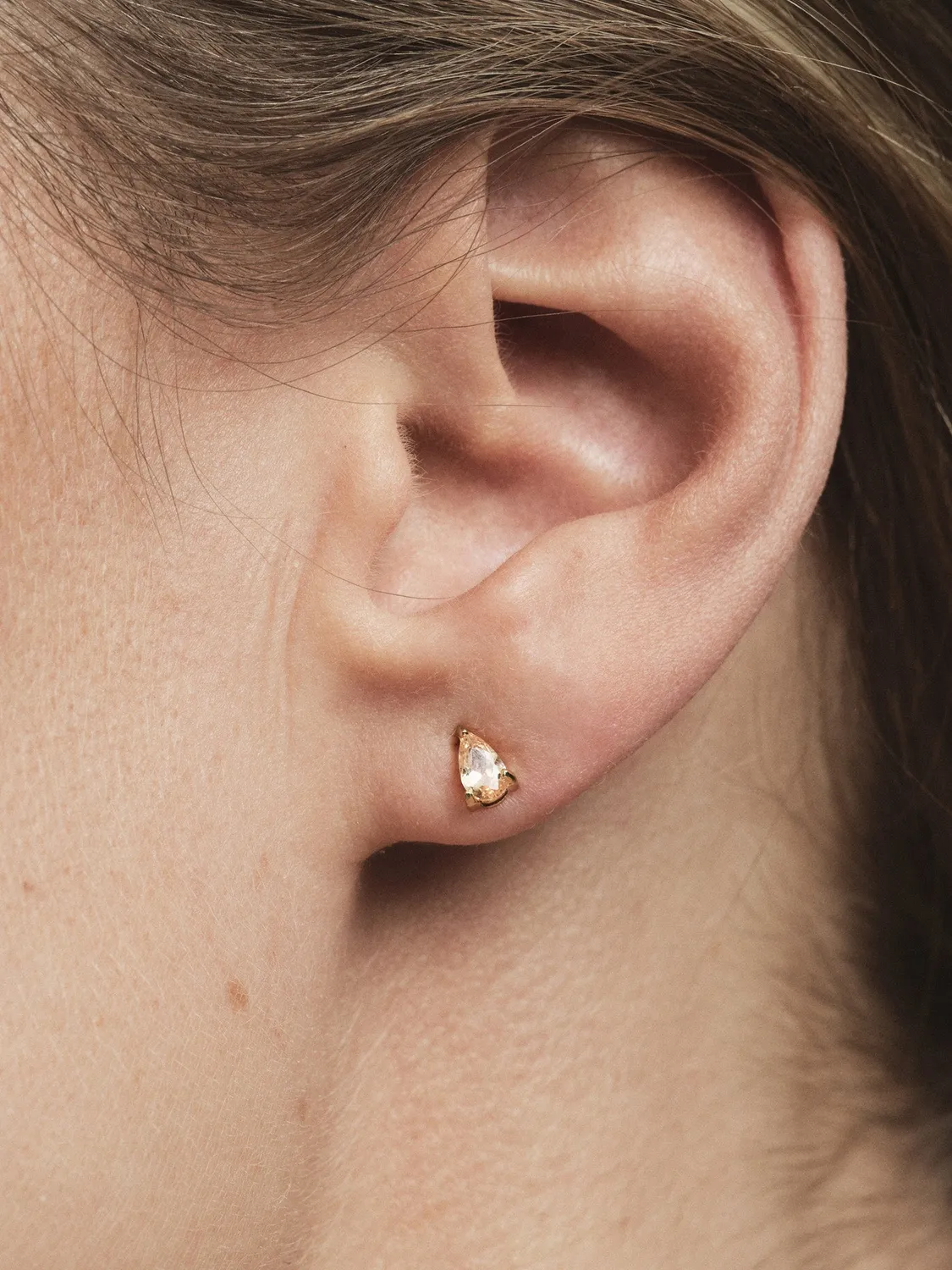 Mockberg Belle Champagne øredobber medium 6x4 mm