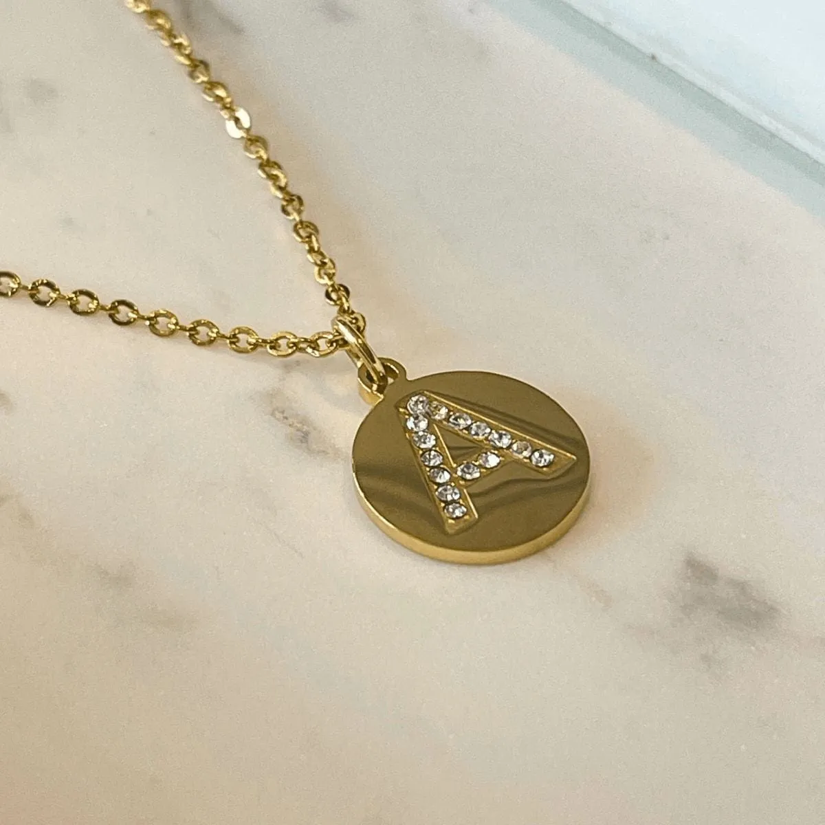 Mea Nani She’s Iconic Initial halskjede 18K bokstav A-Y