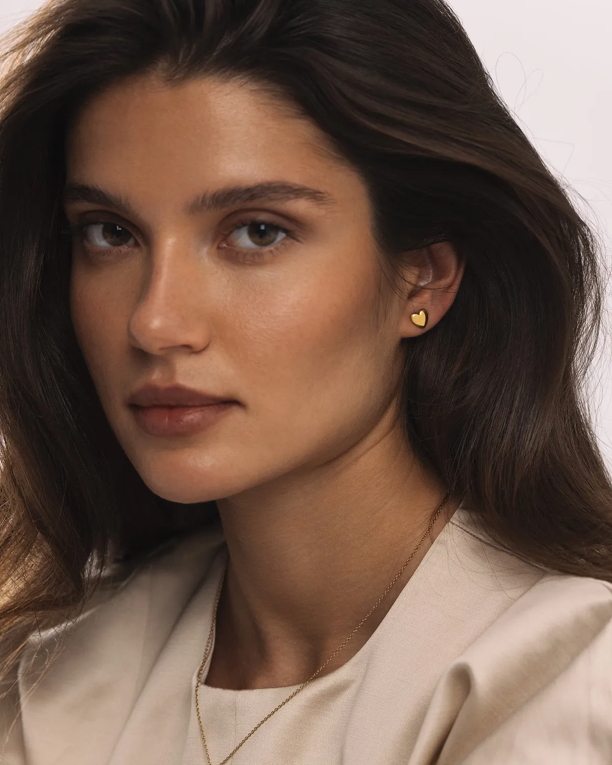 Mockberg Love Medium Studs øredobber gull hjerte
