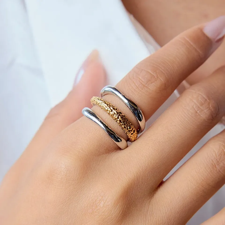 Mea Nani Wrapped Up Ring stabelring gullbelagt 18K