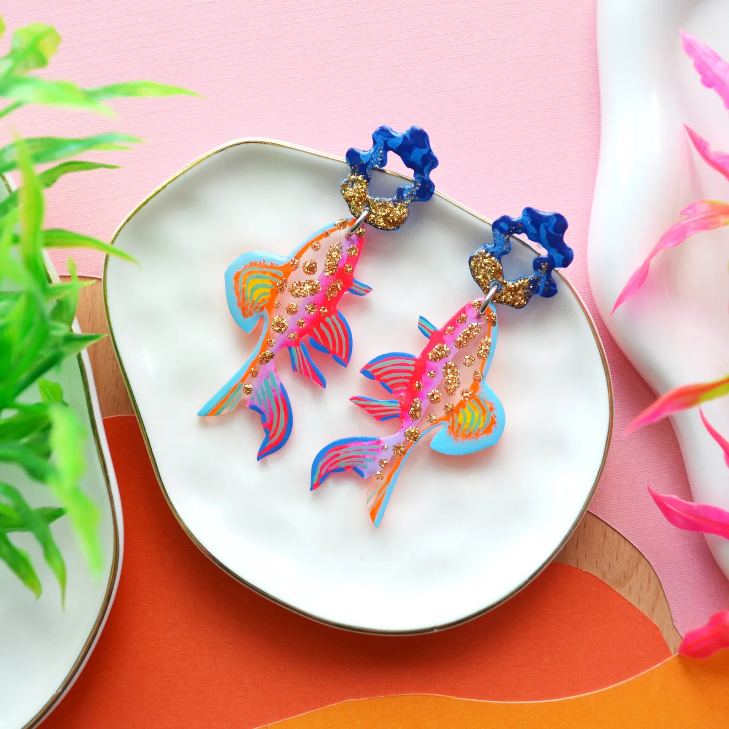 BooandBooFactory Neon Pink Orange Fish øredobber glitter