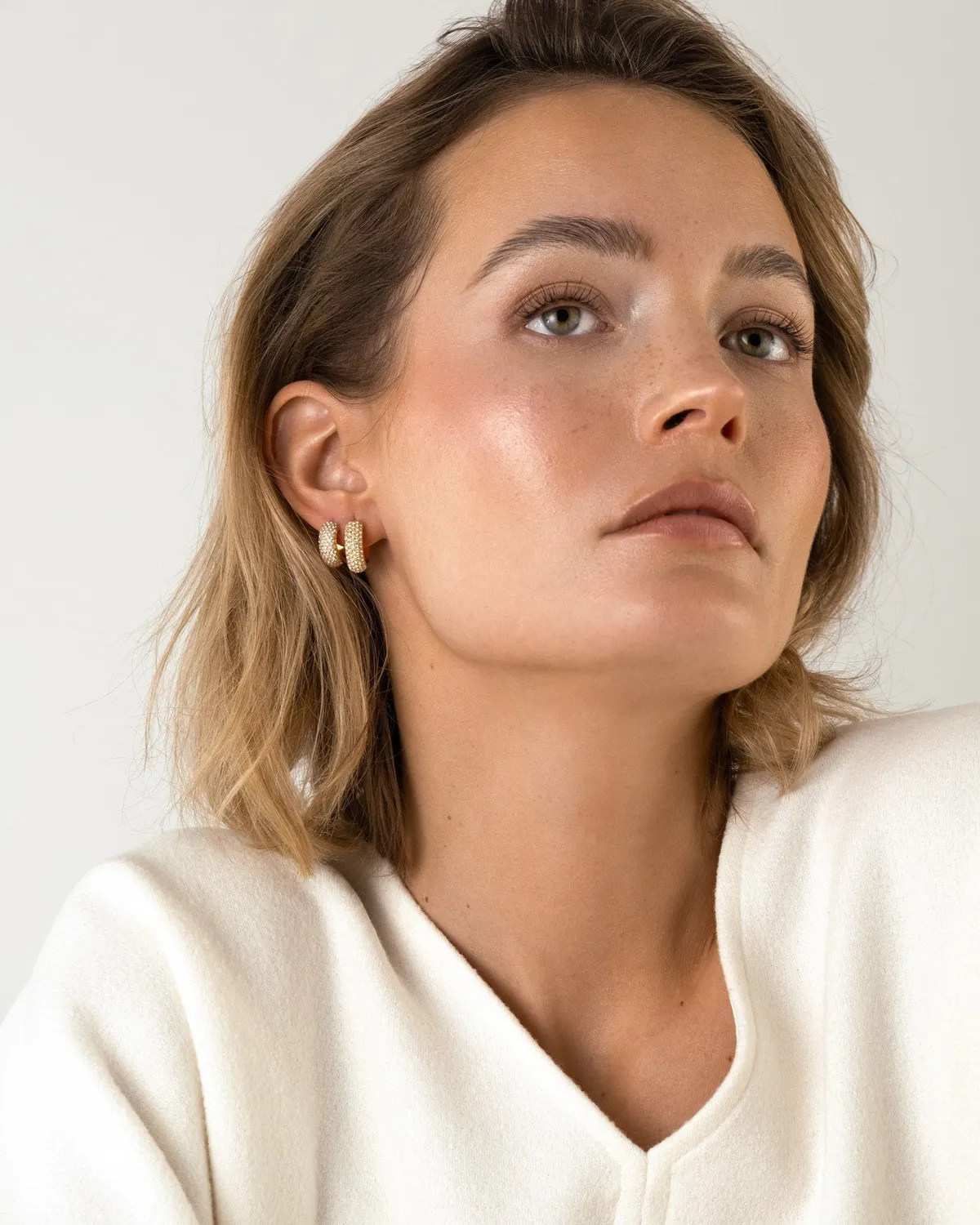 Mockberg Amour Hoops Medium øredobber gull 16 mm