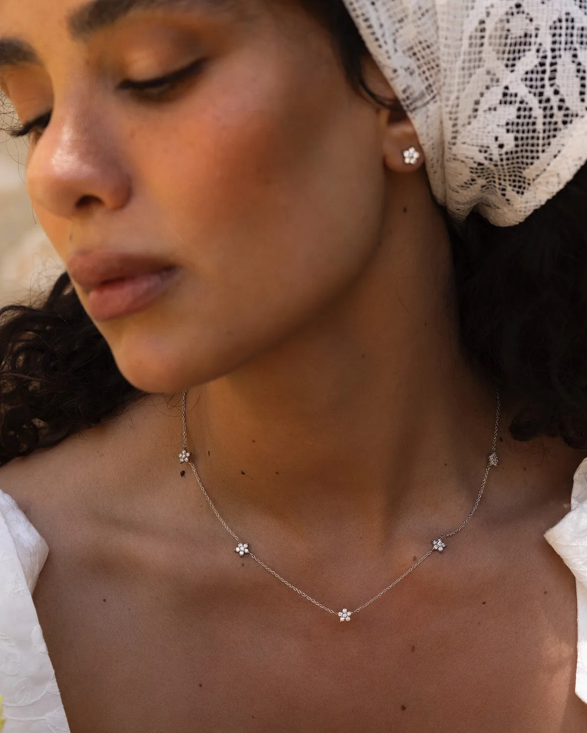 Mockberg Ellie Necklace halssmykke sølv blomster 400 mm