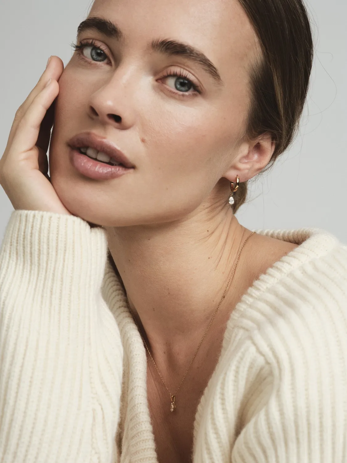 Mockberg Belle White Hoops øredobber gull 13 mm