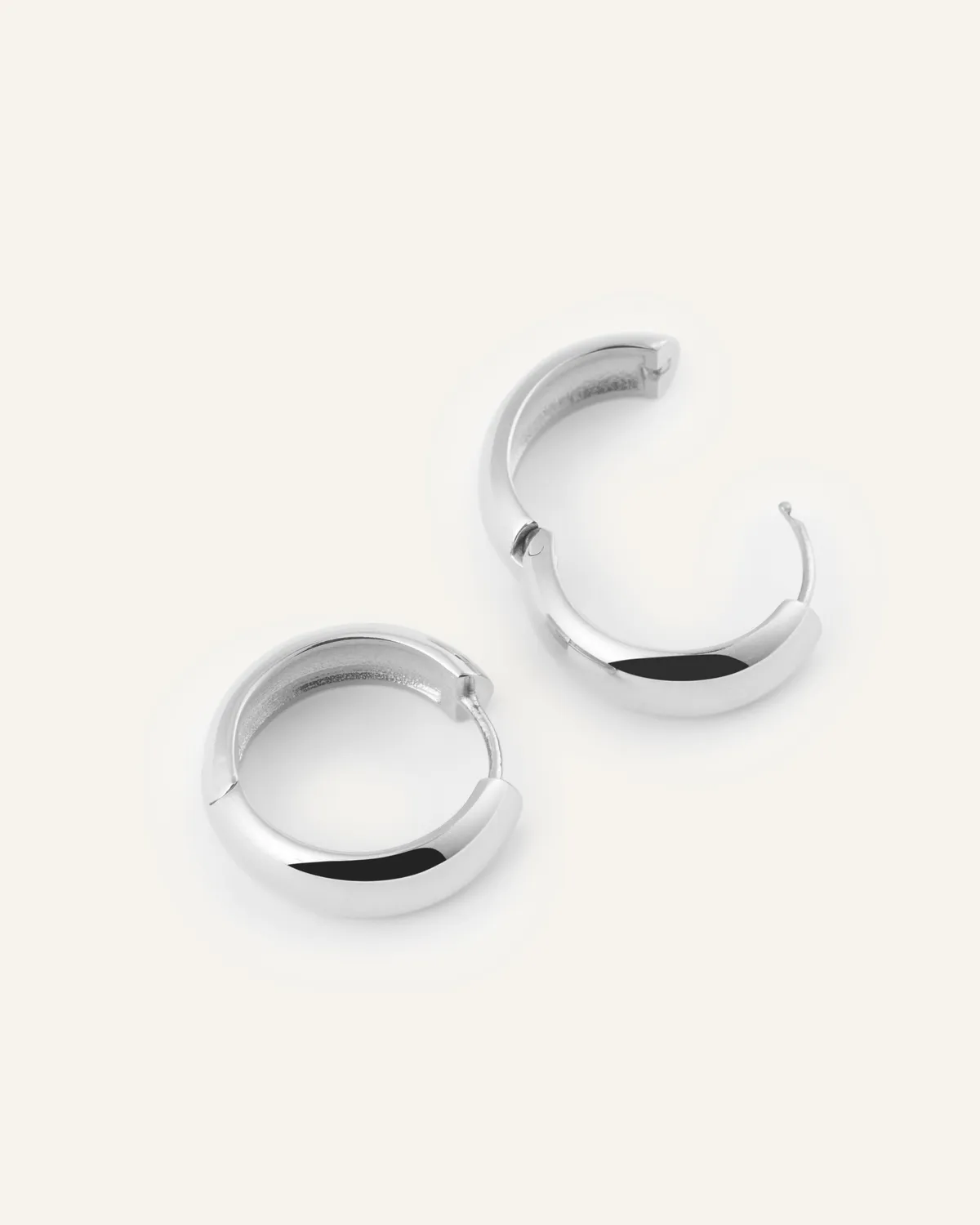 Mockberg Brave Medium Hoops øreringer sølv 20 mm stål