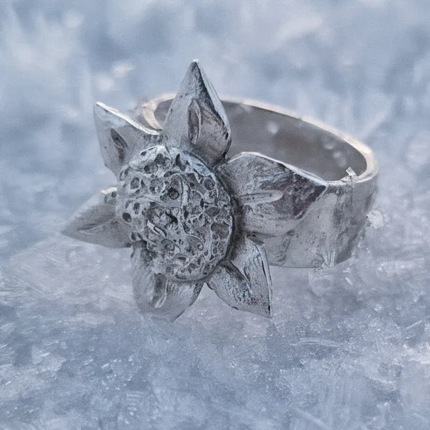 Kunstnerbonden Solsikke ring sølv statement