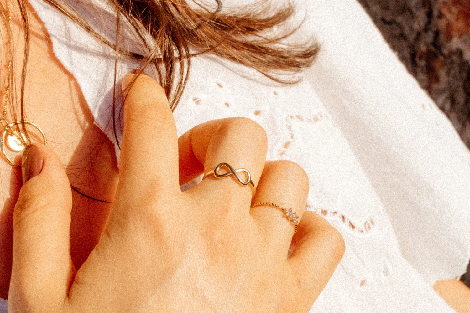 Eremis Accolade ring uendelighet 18k