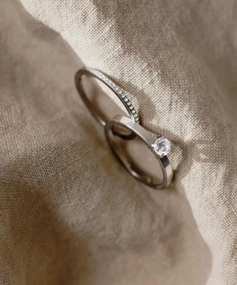 Blomdahl Brilliance Tiny ring crystal titan