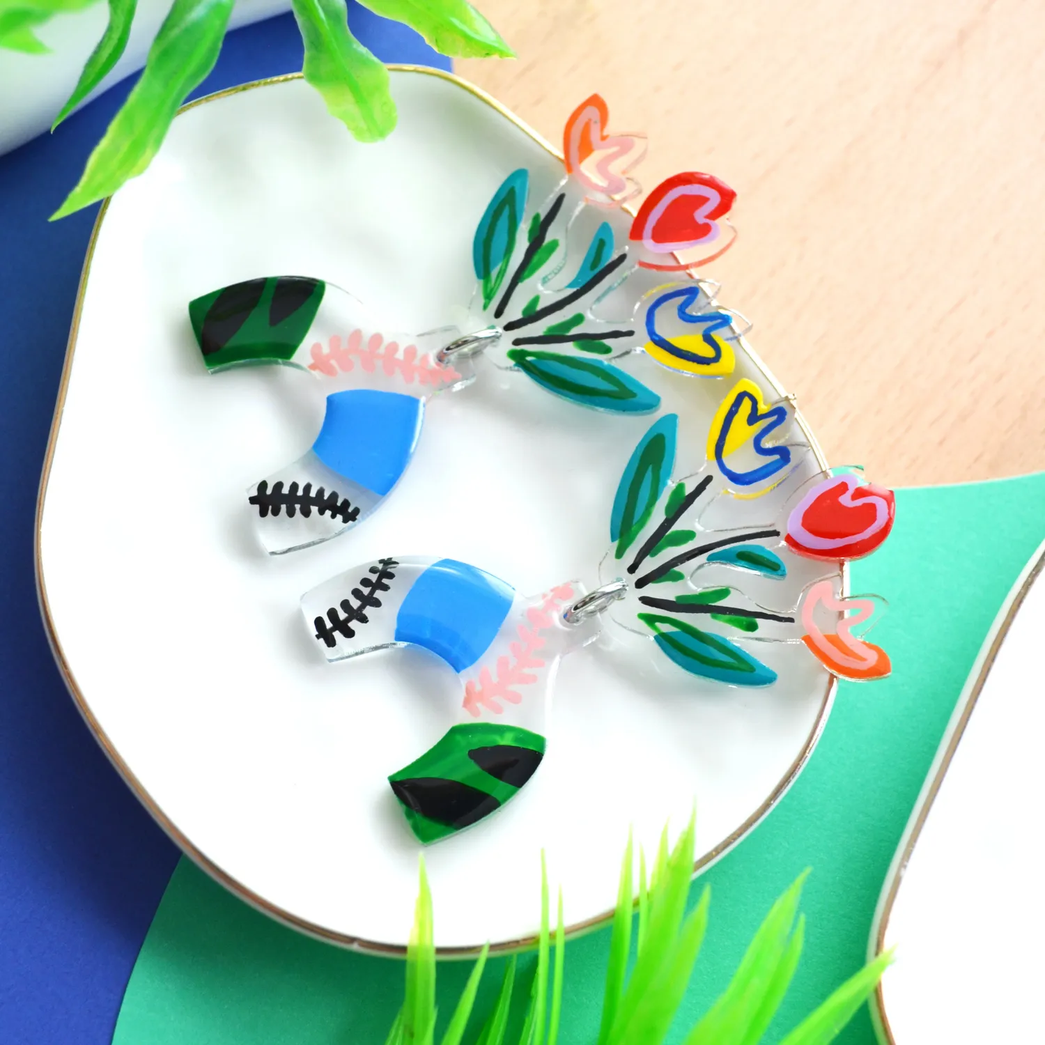 BooandBooFactory Abstract Art Vase with Colorful Tulips øredobber