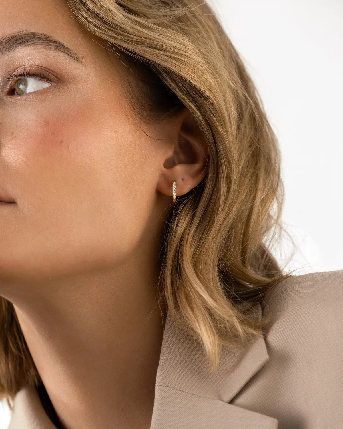 Mockberg Shiny Hoops Small øredobber gull 13 mm
