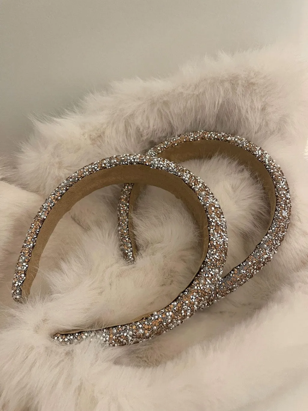 Mea Nani hårbøyle glitter brun polstret