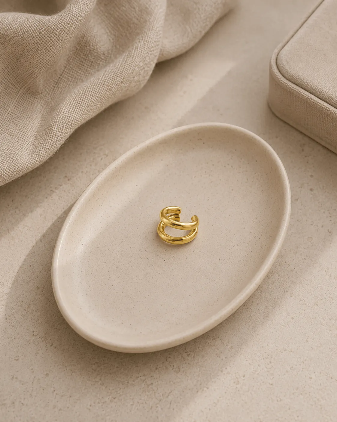 Mea Nani Twin Curve ear cuff 14K gullbelagt uten hull