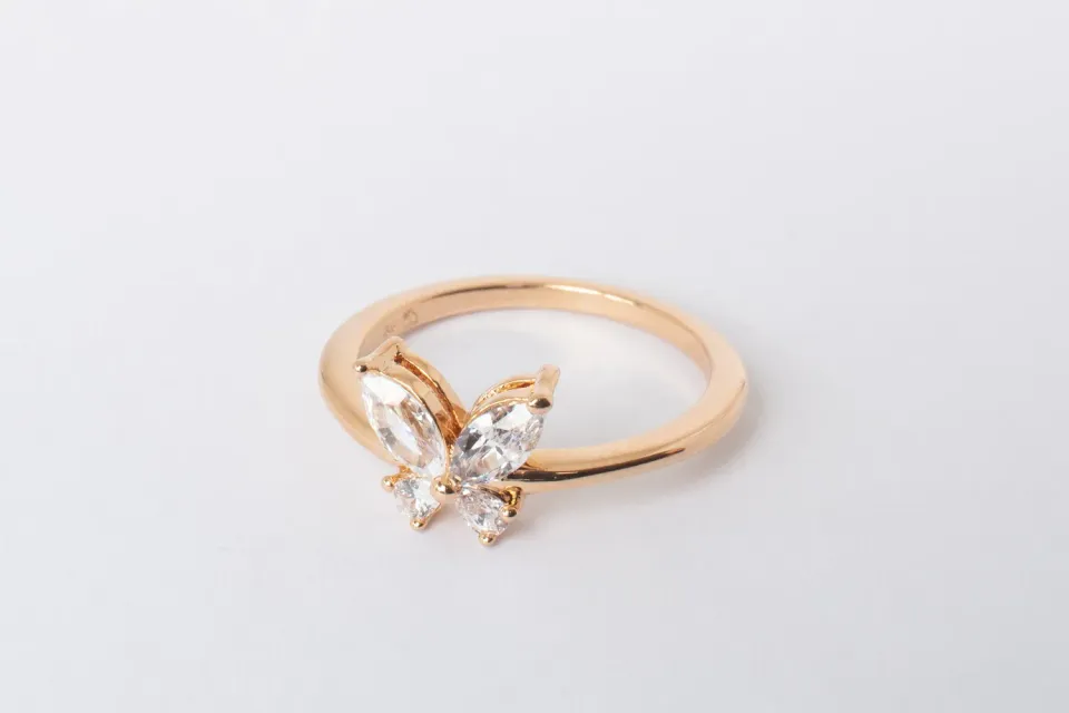 Eremis Papillonne ring zirkonia gullbelagt