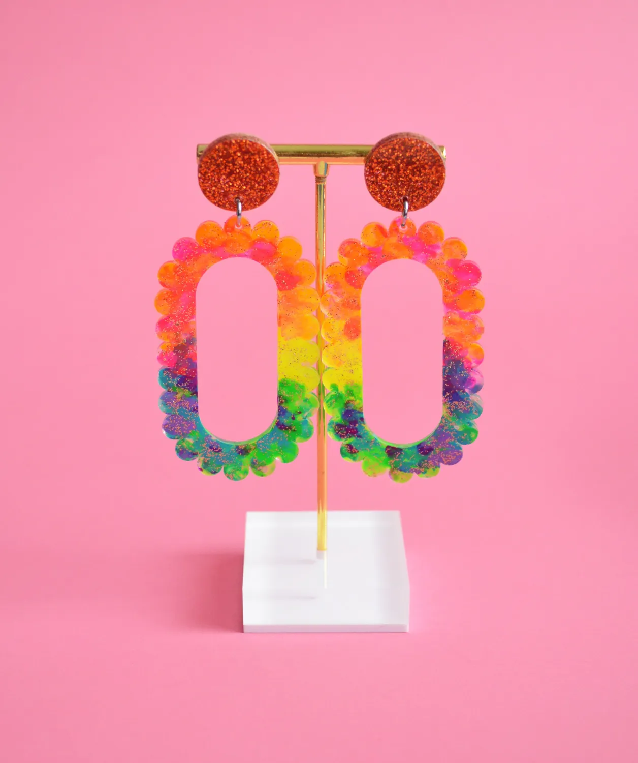 BooandBooFactory Scalloped Hoop øredobber regnbue