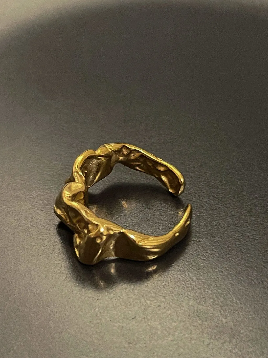 Mea Nani Lava ring 18K gull str 17 chunky