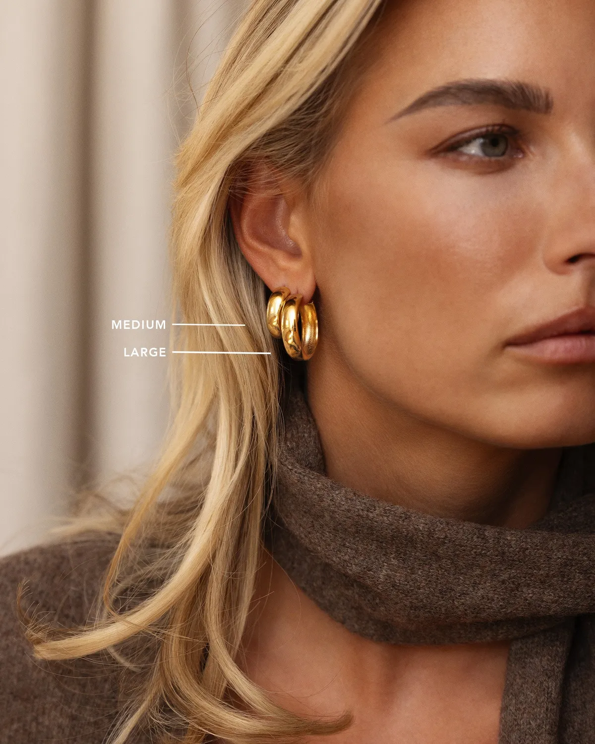 Mockberg Brave Medium Hoops øredobber gull 20 mm PVD