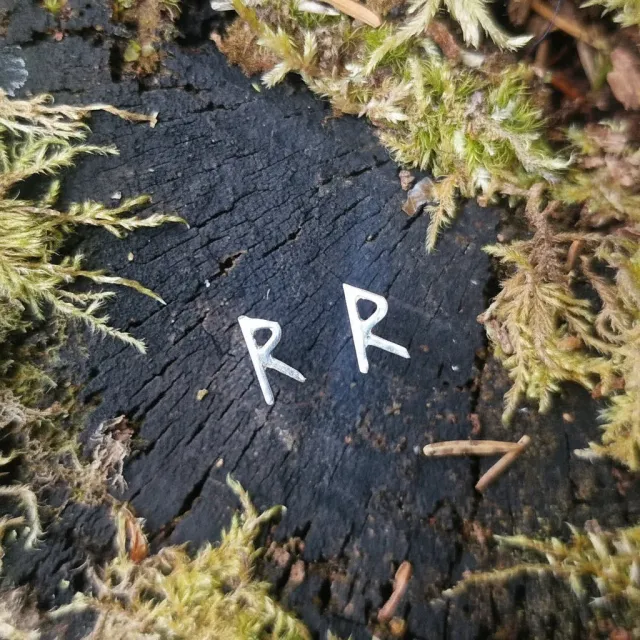 Kunstnerbonden Raido rune ørestift sølv